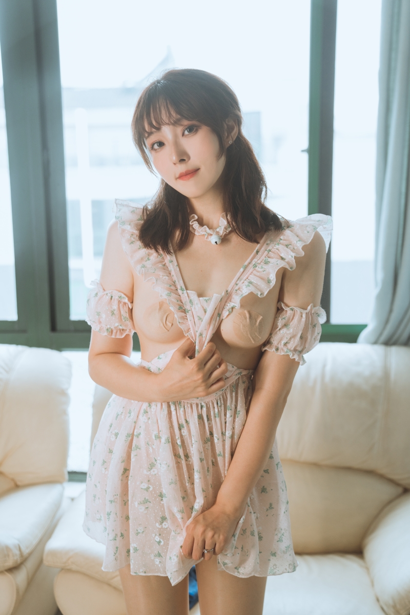 Natsuko夏夏子#碎花围裙【55P-1V-782MB】作品图片未删减