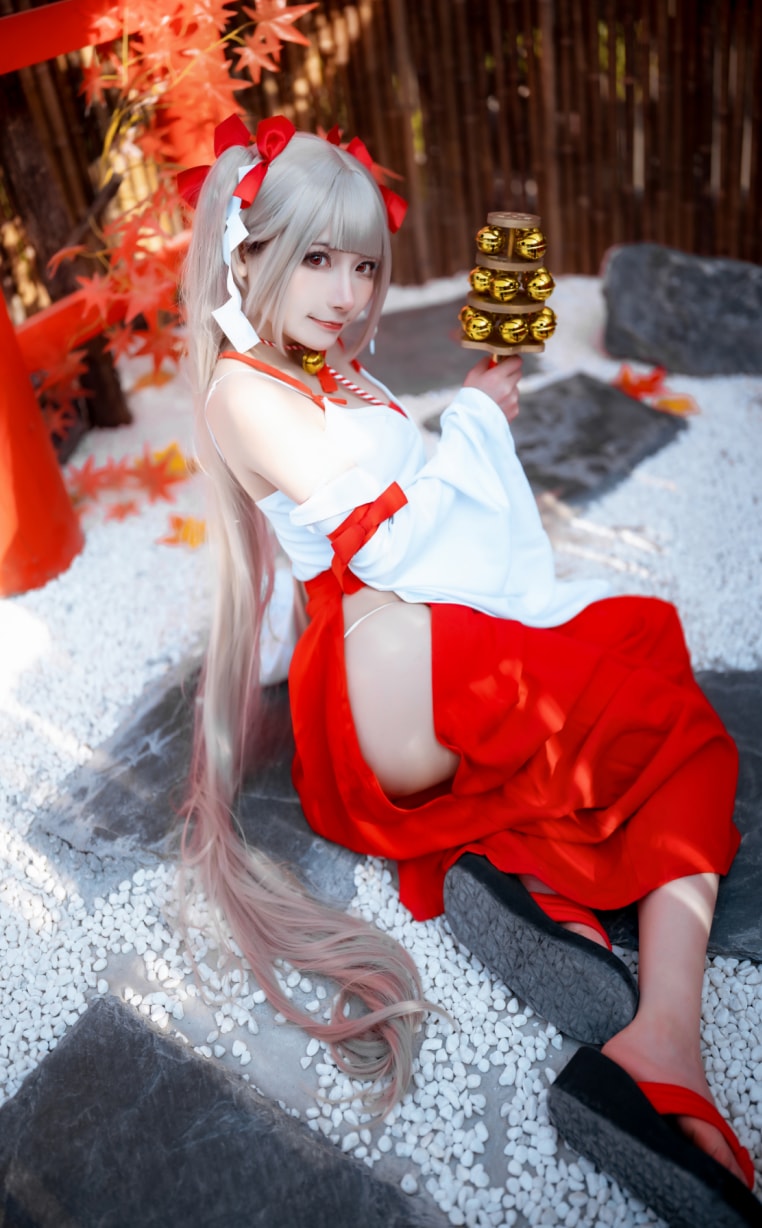 是三不是世w – 碧蓝航线 可畏巫女图片下载