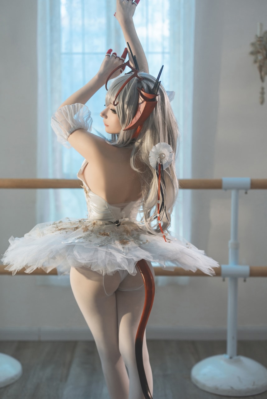 是三不是世w – 明日方舟-W芭蕾最新图片