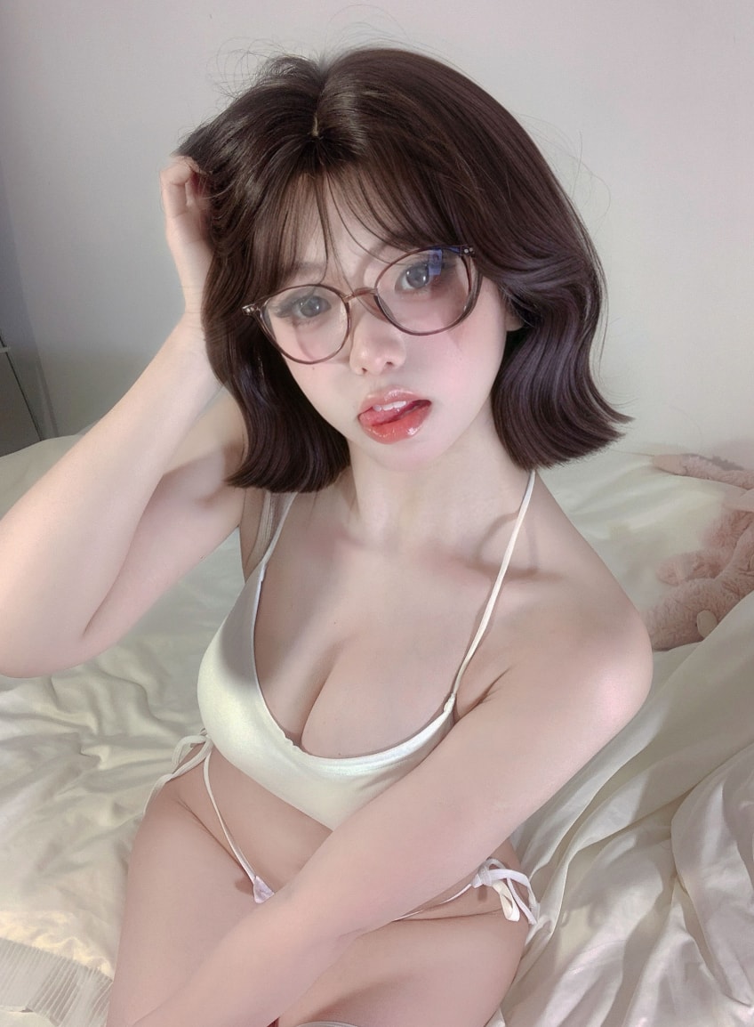 真宝 – 居家女友cos照片