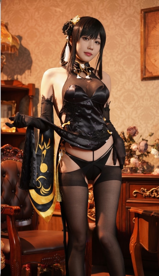 无影喵喵Ghost 镇海黑旗袍微博图片