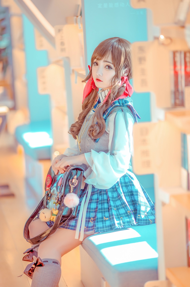 斯文文<span class=